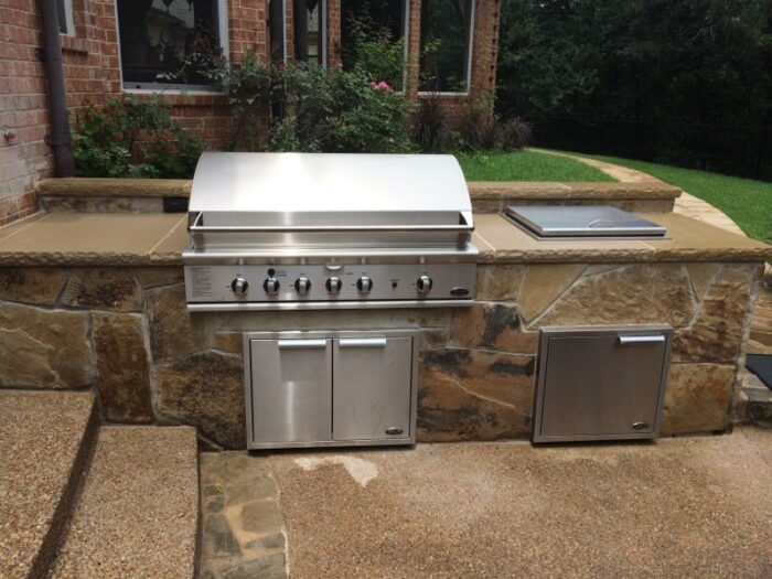 Outdoor Kitchens &amp; Built-in BBQs